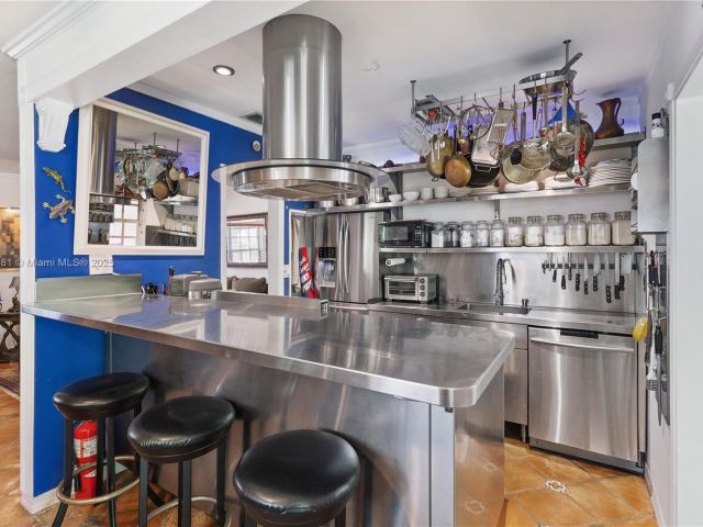 Продажа дома по адресу 5644 SW 69th Ave - фото 5952565