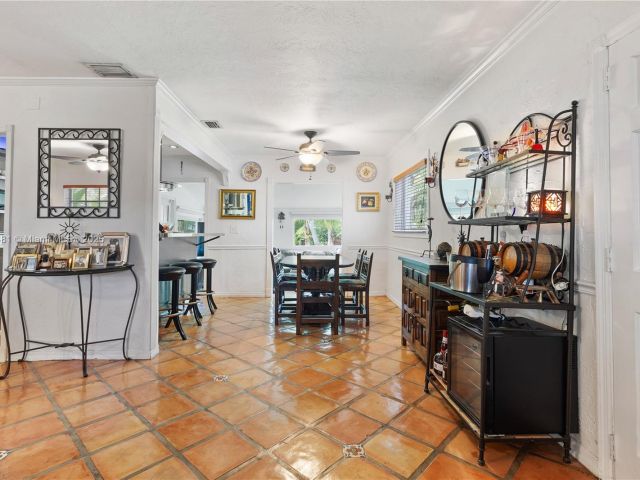 Продажа дома по адресу 5644 SW 69th Ave - фото 5952569