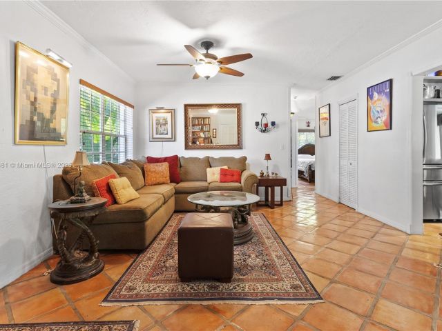 Продажа дома по адресу 5644 SW 69th Ave - фото 5952573