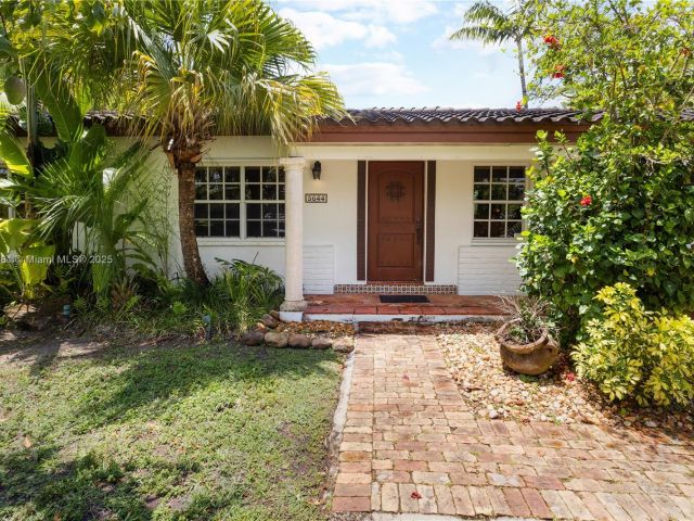 Продажа дома по адресу 5644 SW 69th Ave - фото 5952575