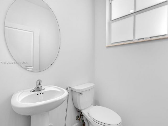 Продажа дома по адресу 2375 NW 122nd Ter - фото 5952538