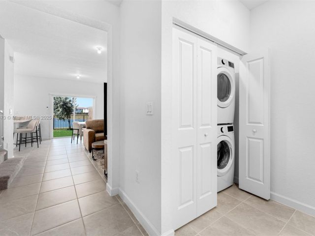 Продажа дома по адресу 2375 NW 122nd Ter - фото 5952540