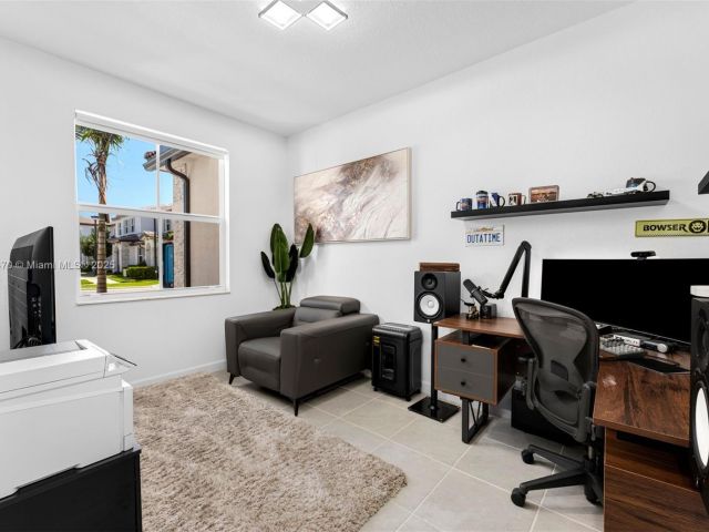 Продажа дома по адресу 2375 NW 122nd Ter - фото 5952541