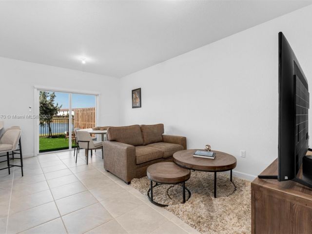 Продажа дома по адресу 2375 NW 122nd Ter - фото 5952550