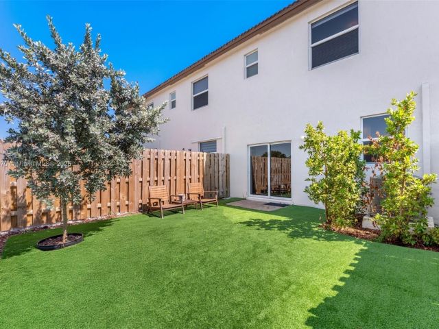 Продажа дома по адресу 2375 NW 122nd Ter - фото 5952552