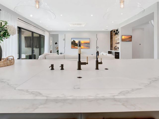 Продажа дома по адресу 17065 Rainbow Falls Trail - фото 5954208