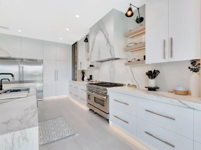 Продажа дома по адресу 17065 Rainbow Falls Trail - фото 5954212