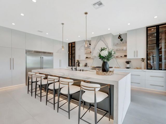 Продажа дома по адресу 17065 Rainbow Falls Trail - фото 5954214