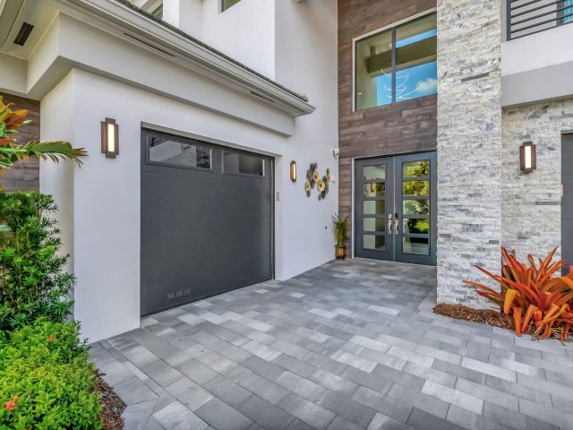 Продажа дома по адресу 17065 Rainbow Falls Trail - фото 5954218