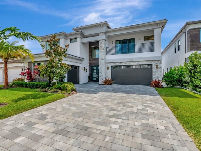 Продажа дома по адресу 17065 Rainbow Falls Trail - фото 5954219