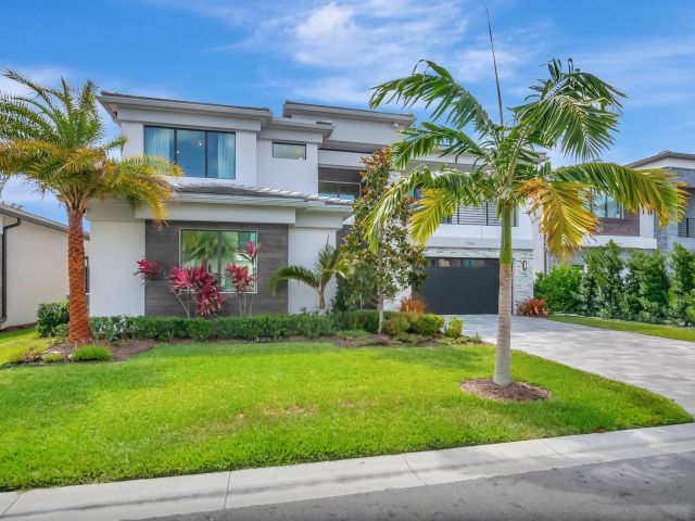 Продажа дома по адресу 17065 Rainbow Falls Trail - фото 5954220