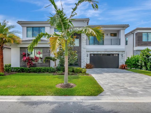 Продажа дома по адресу 17065 Rainbow Falls Trail - фото 5954221