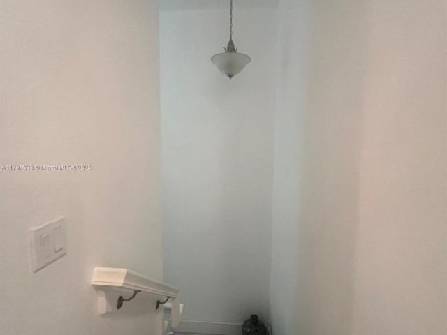 Дом в аренду по адресу 8985 NW 98th Ave - фото 5962758