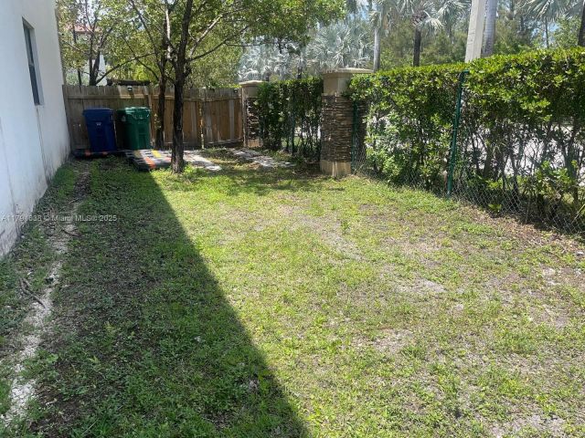 Дом в аренду по адресу 8985 NW 98th Ave - фото 5962766