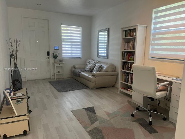 Дом в аренду по адресу 8985 NW 98th Ave - фото 5962772