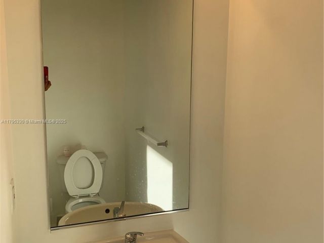 Продажа дома по адресу 3150 SW 152nd Pl - фото 5953743