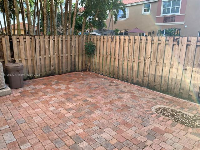 Продажа дома по адресу 3150 SW 152nd Pl - фото 5953746