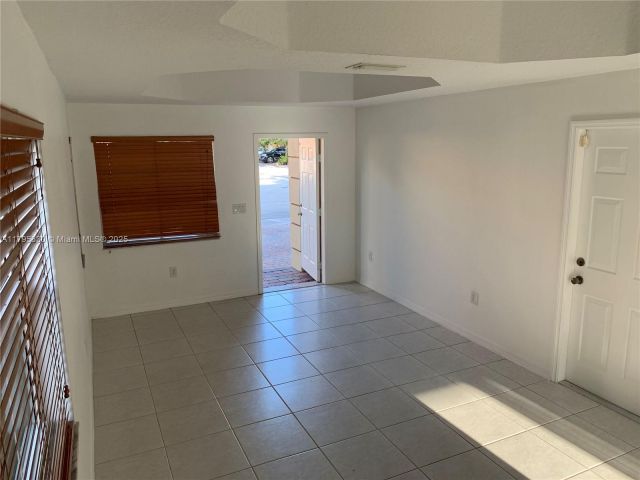 Продажа дома по адресу 3150 SW 152nd Pl - фото 5953756