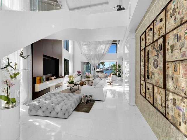 Продажа дома по адресу 441 N Hibiscus Dr - фото 5963015