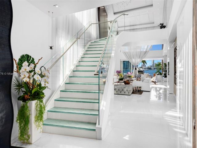 Продажа дома по адресу 441 N Hibiscus Dr - фото 5963018