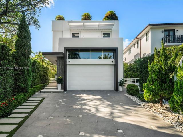 Продажа дома по адресу 441 N Hibiscus Dr - фото 5963022