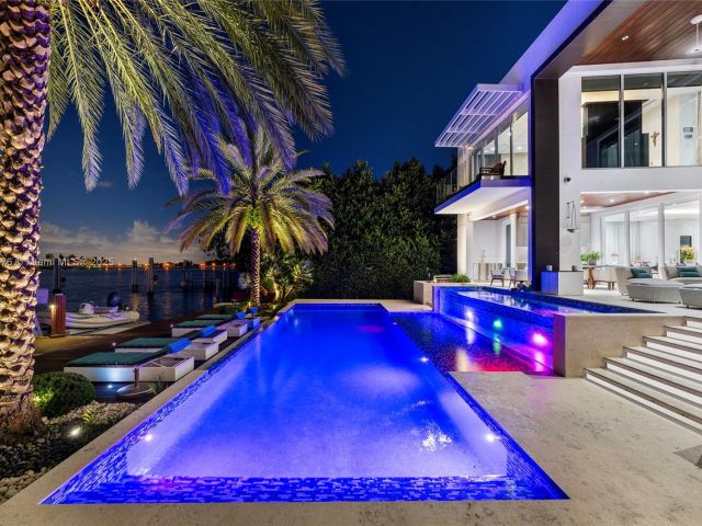 Продажа дома по адресу 441 N Hibiscus Dr - фото 5963027