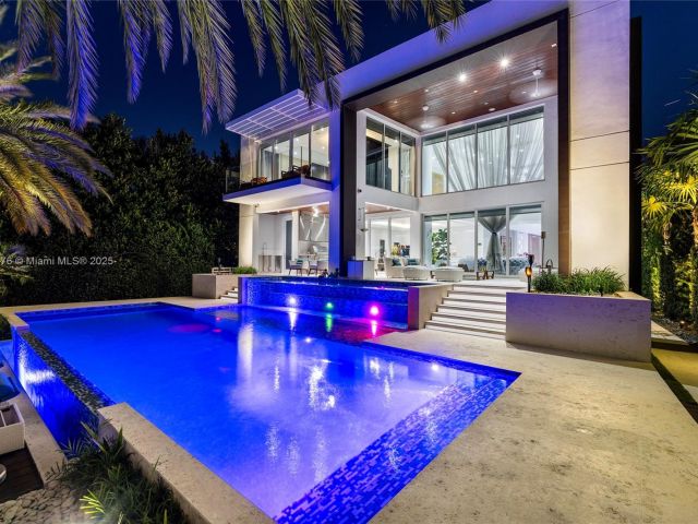 Продажа дома по адресу 441 N Hibiscus Dr - фото 5963028