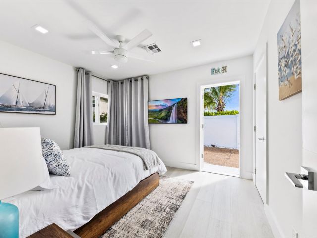 Дом в аренду по адресу 3329 NE 17th St - фото 5982277