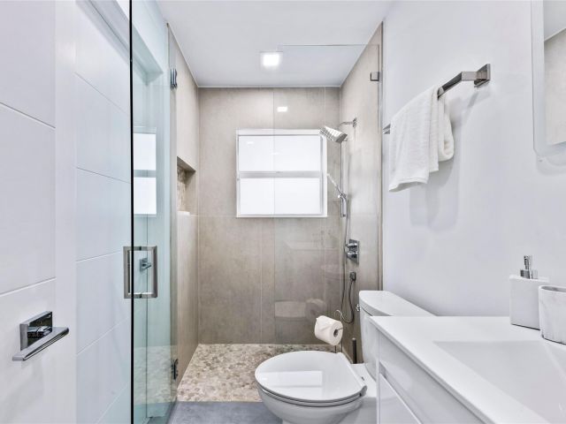 Дом в аренду по адресу 3329 NE 17th St - фото 5982278