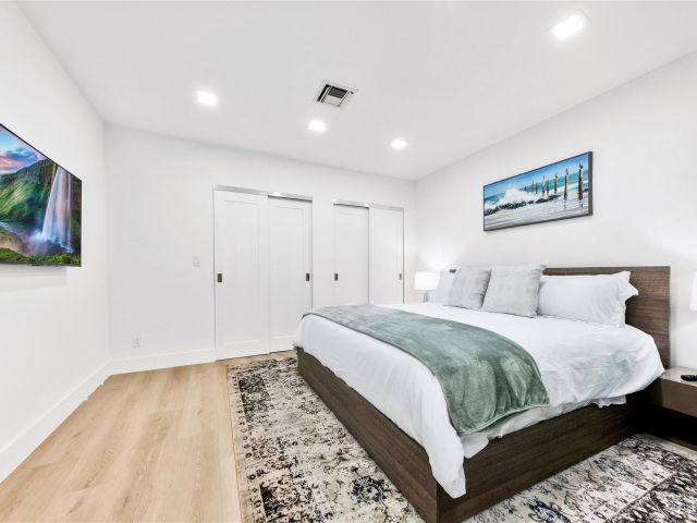 Дом в аренду по адресу 3329 NE 17th St - фото 5982281