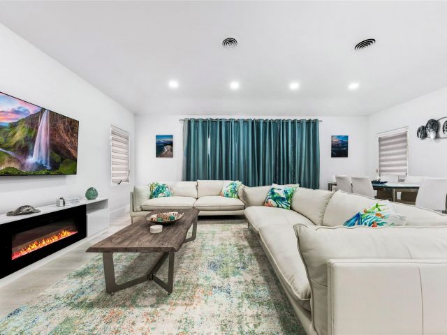 Дом в аренду по адресу 3329 NE 17th St - фото 5982288