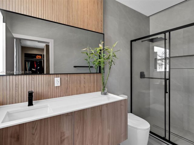 Продажа дома по адресу 20865 NE 7th Ct - фото 5956338