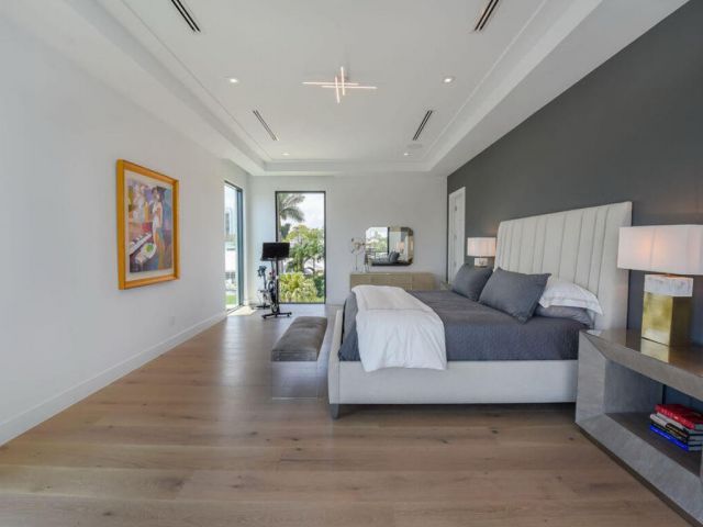 Дом в аренду по адресу 718 SE 7th Street - фото 5957237