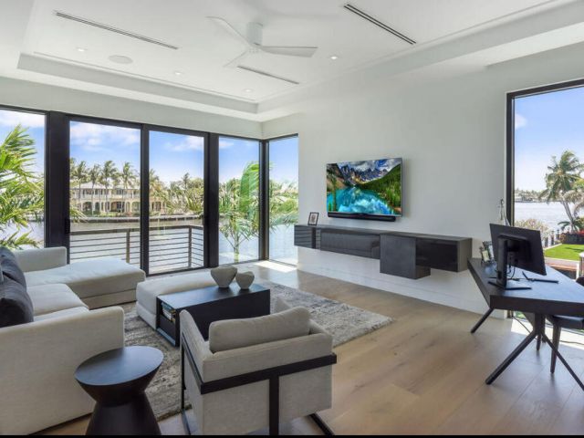 Дом в аренду по адресу 718 SE 7th Street - фото 5957239