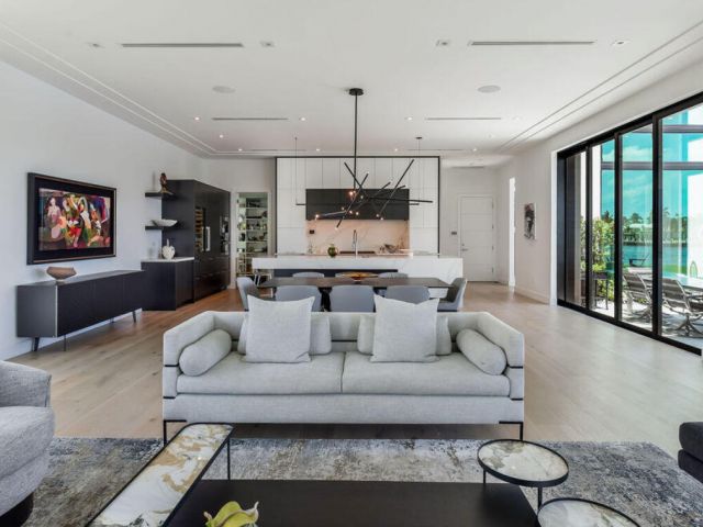 Дом в аренду по адресу 718 SE 7th Street - фото 5957245