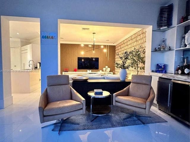 Дом в аренду по адресу 6801 NW 113th Ct - фото 5960026