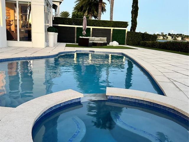 Дом в аренду по адресу 6801 NW 113th Ct - фото 5960031