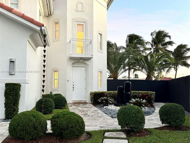 Дом в аренду по адресу 6801 NW 113th Ct - фото 5960035