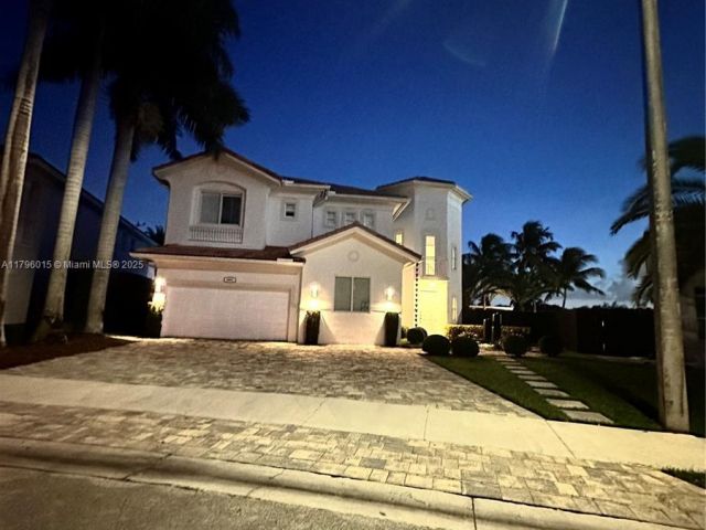 Дом в аренду по адресу 6801 NW 113th Ct - фото 5960037