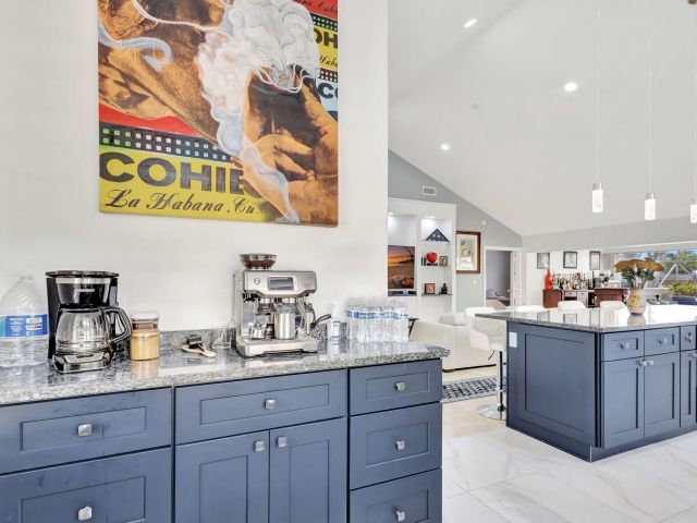 Продажа дома по адресу 2354 Saratoga Bay Drive - фото 6762758