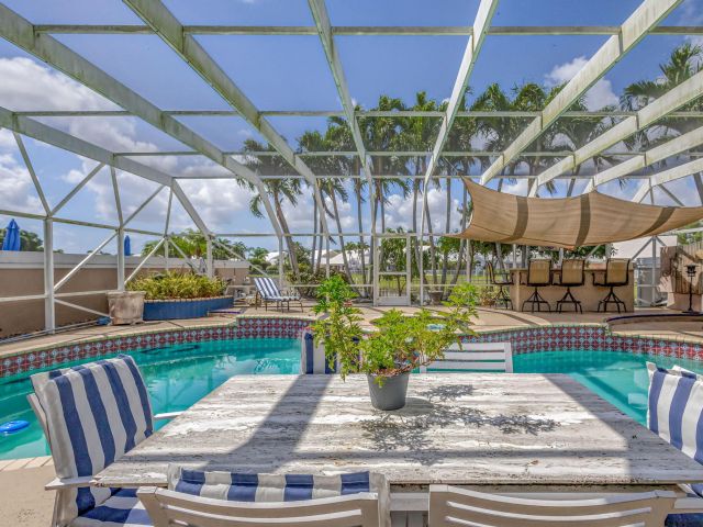 Продажа дома по адресу 2354 Saratoga Bay Drive - фото 6762765