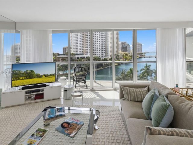 Продажа квартиры #701 - фото 5992787