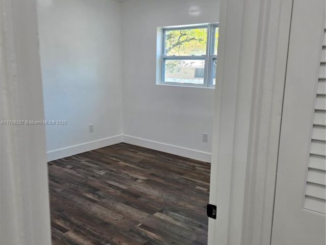 Дом в аренду по адресу 987 NE 145th St - фото 5968623