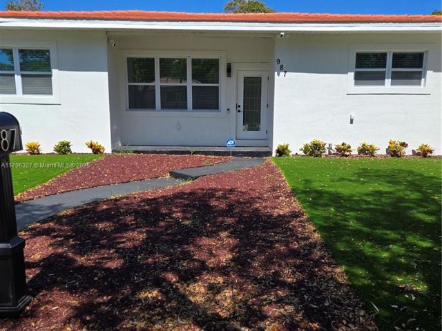 Дом в аренду по адресу 987 NE 145th St - фото 5968638