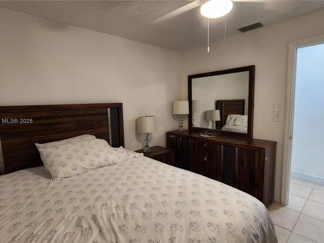 Продажа дома по адресу 6881 Sheridan St - фото 5964735