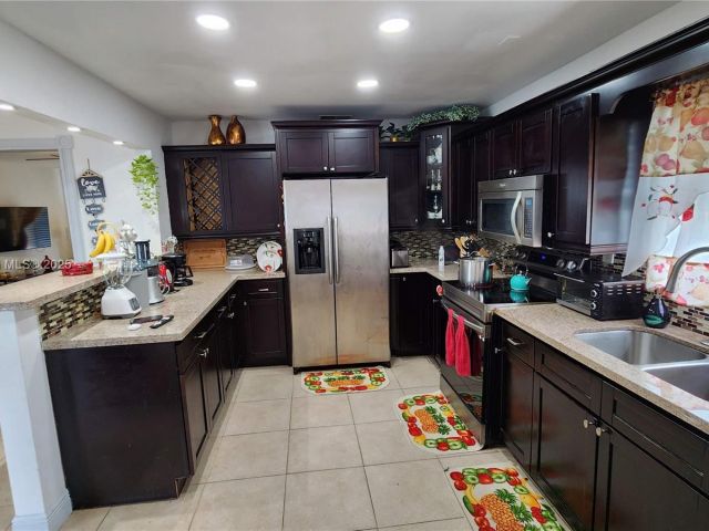 Продажа дома по адресу 6881 Sheridan St - фото 5964742