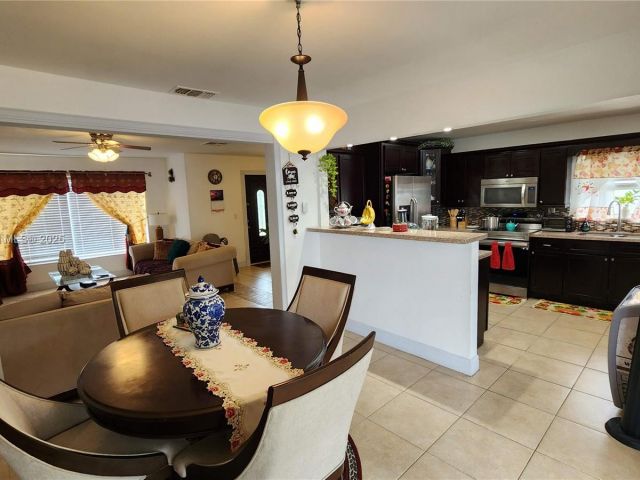 Продажа дома по адресу 6881 Sheridan St - фото 5964744