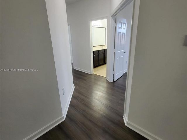 Дом в аренду по адресу 11729 SW 236th St - фото 6001484