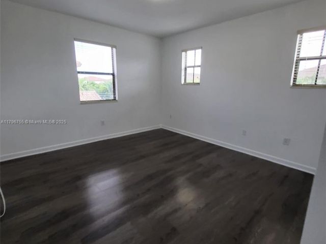 Дом в аренду по адресу 11729 SW 236th St - фото 6001490