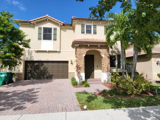 Дом в аренду по адресу 11729 SW 236th St - фото 6001501